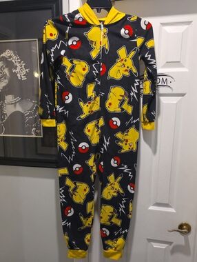 Pikachu One-Piece Hooded Pajamas with Book - Black & Yellow